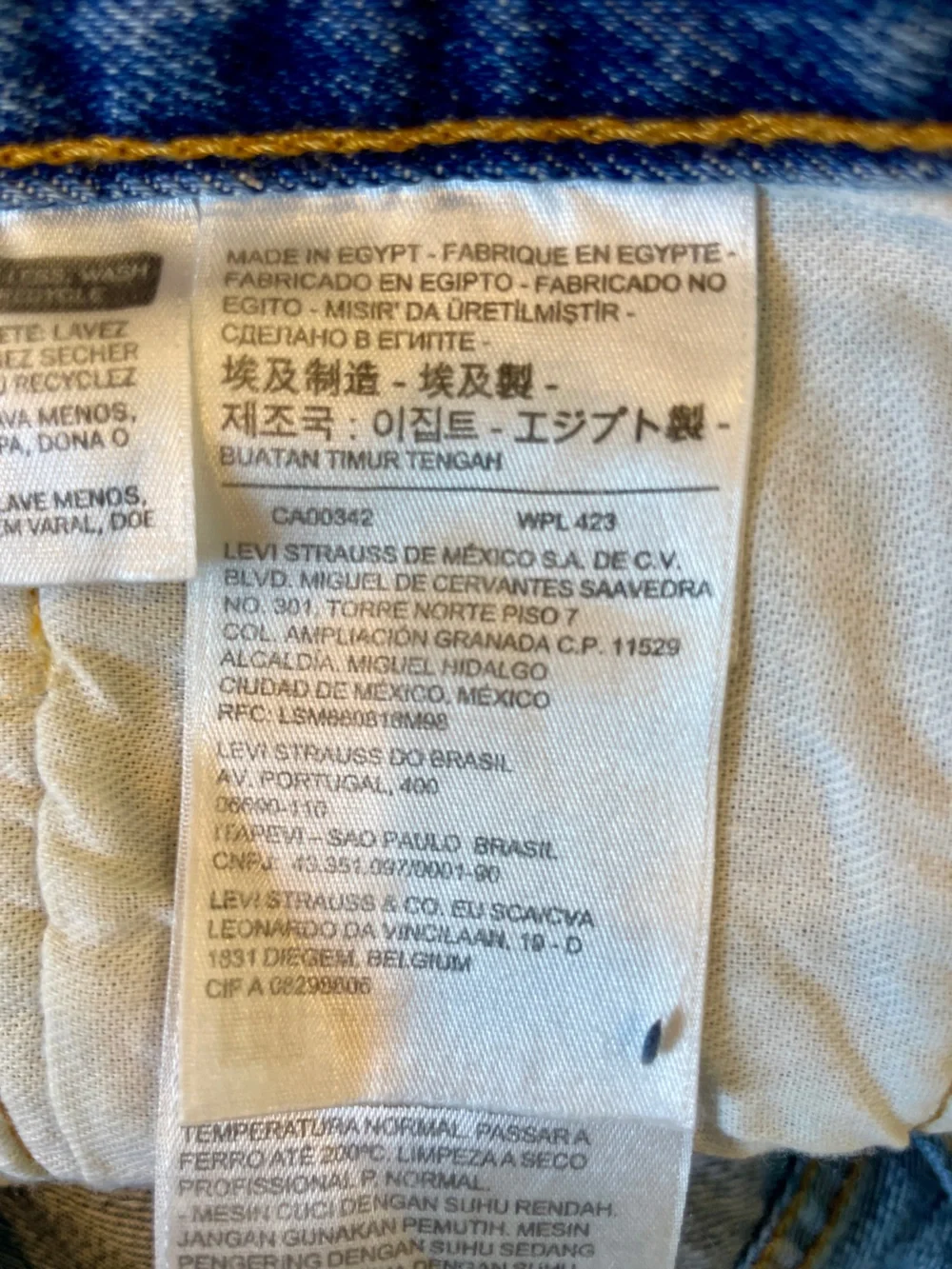 Levi's 501 Men's Button Fly Denim Jeans 36 x 32 Cotton Medium Blue